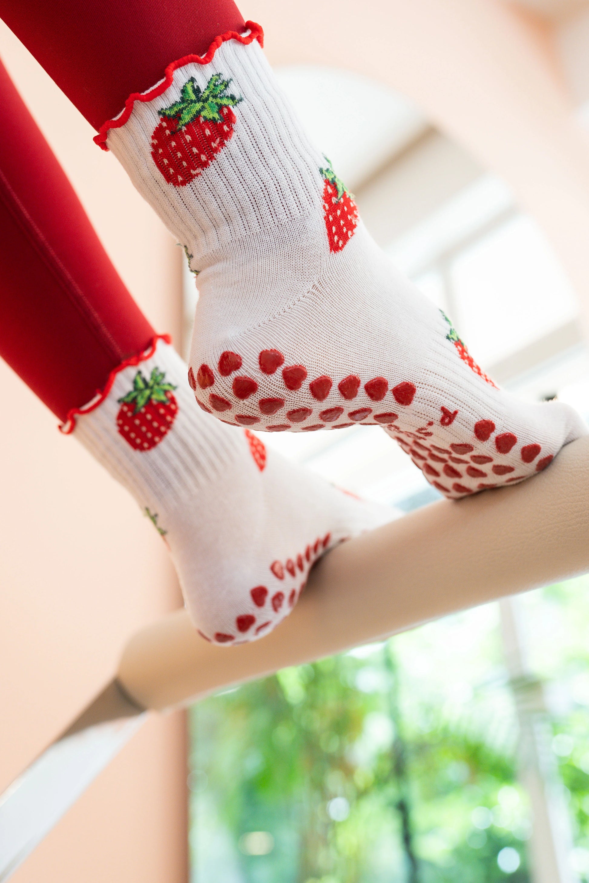 Strawberry Milkshake Bez Çanta & Kaydırmaz Pilates Yoga Çorabı Seti