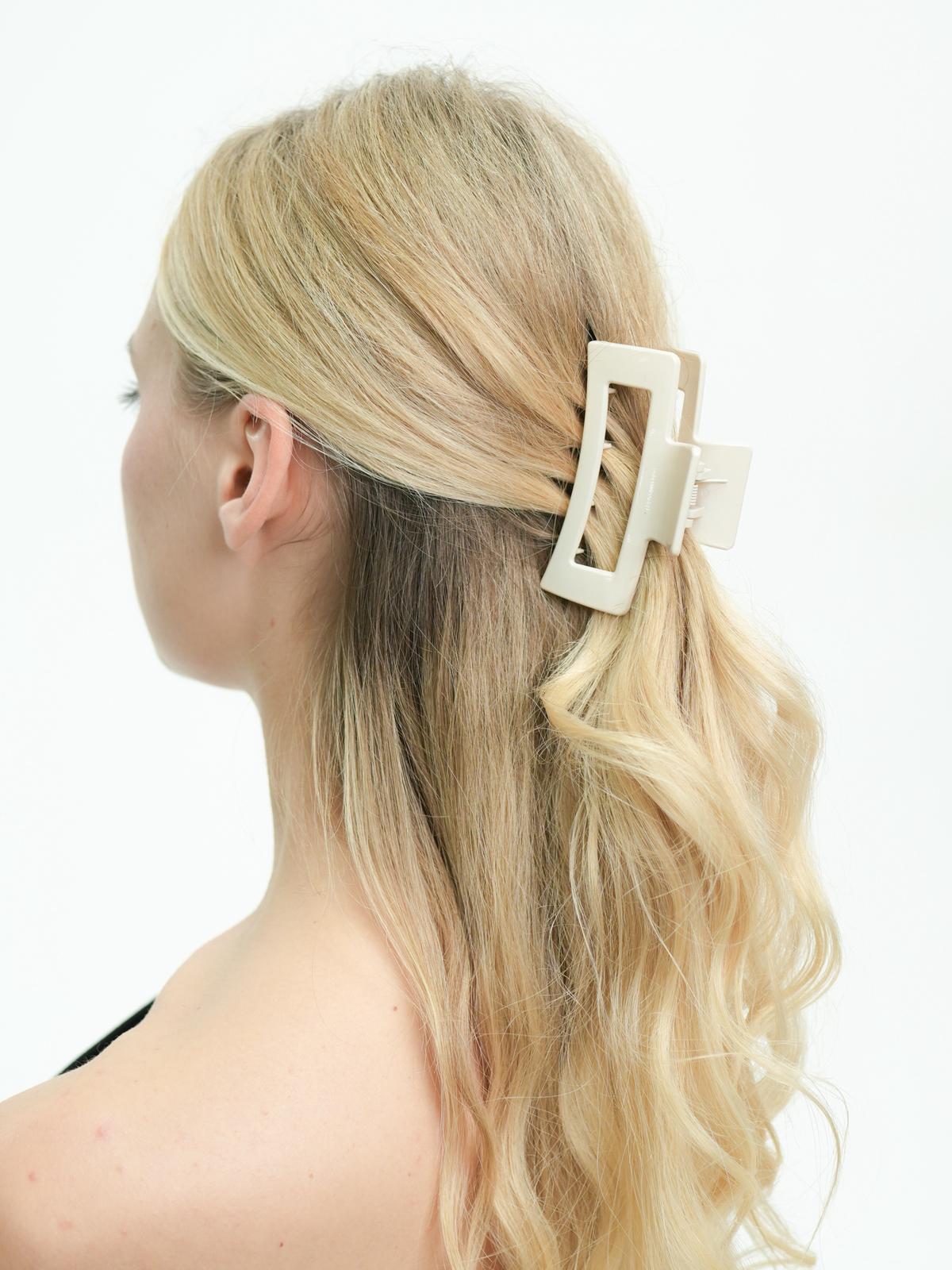 Vanilla Latch Buckle