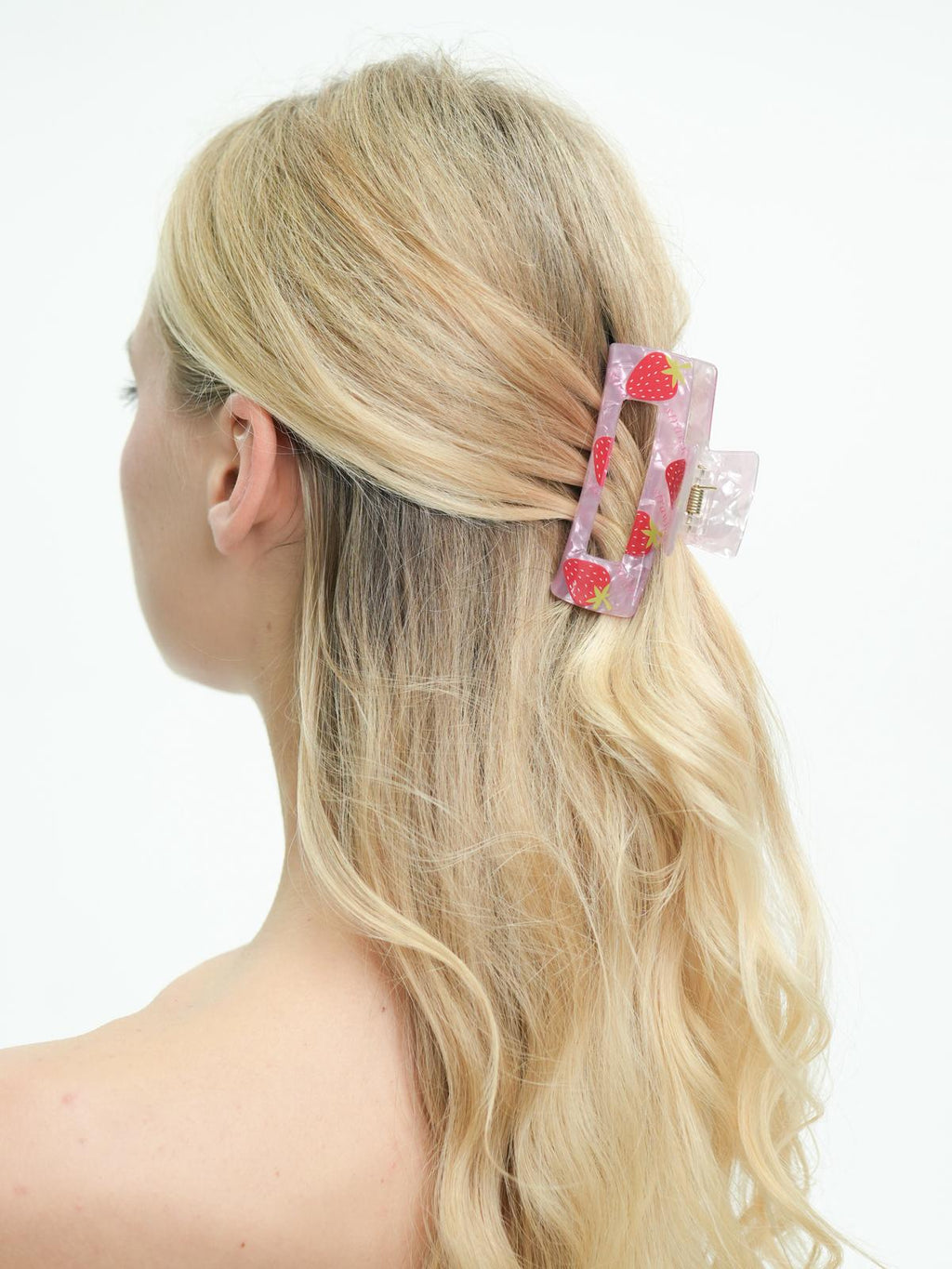 Strawberry Milkshake Pearl Latch Buckle